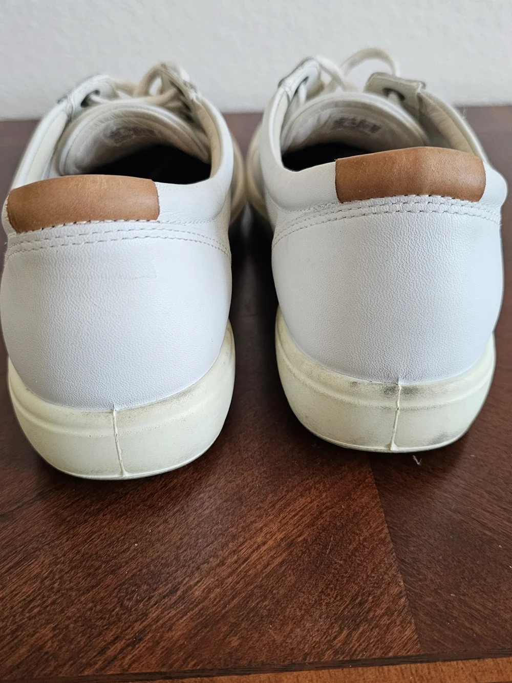 ECCO Soft 7 Women's White Leather Low-Top Sneakers Size 11
